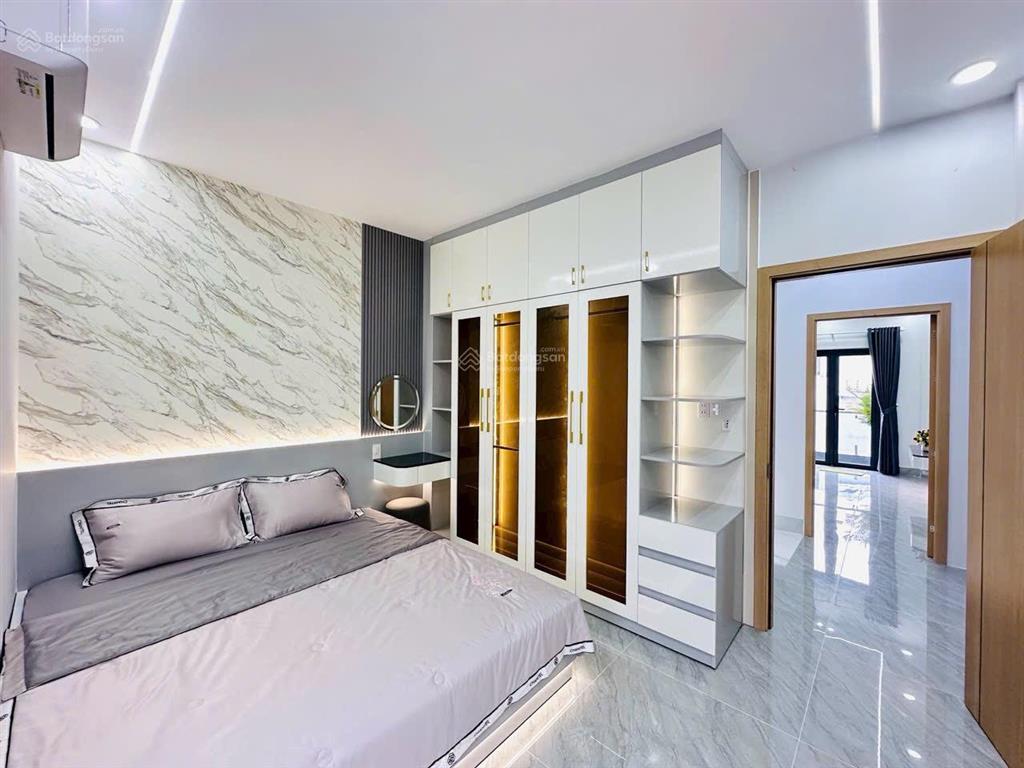Nhà phố 4m x 14m 4,5 tầng 1/ ngắn đường lâm thị hố p. tân chánh hiệp chỉ sau nhà mặt tiền