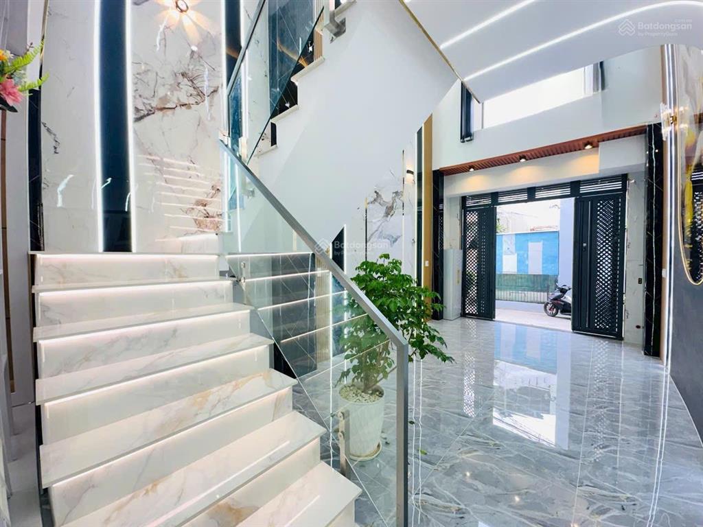 Nhà phố 4m x 14m 4,5 tầng 1/ ngắn đường lâm thị hố p. tân chánh hiệp chỉ sau nhà mặt tiền