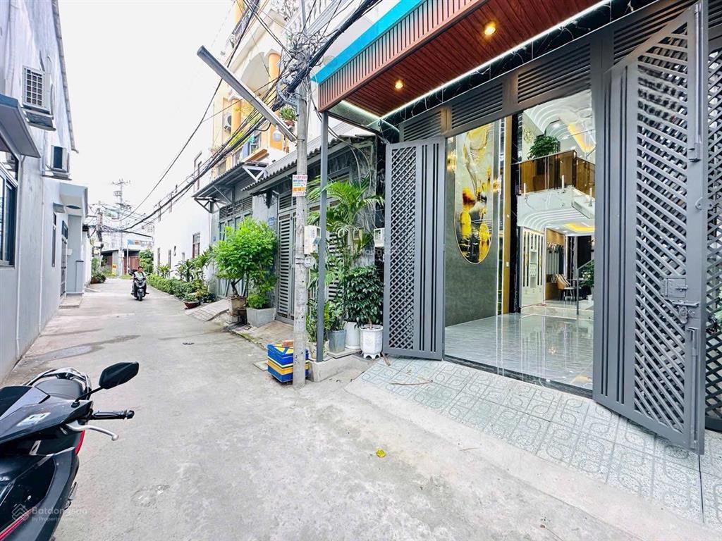 Nhà phố 4m x 14m 4,5 tầng 1/ ngắn đường lâm thị hố p. tân chánh hiệp chỉ sau nhà mặt tiền