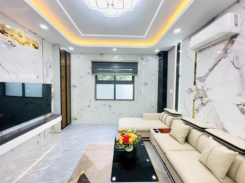 Nhà phố 4m x 14m 4,5 tầng 1/ ngắn đường lâm thị hố p. tân chánh hiệp chỉ sau nhà mặt tiền