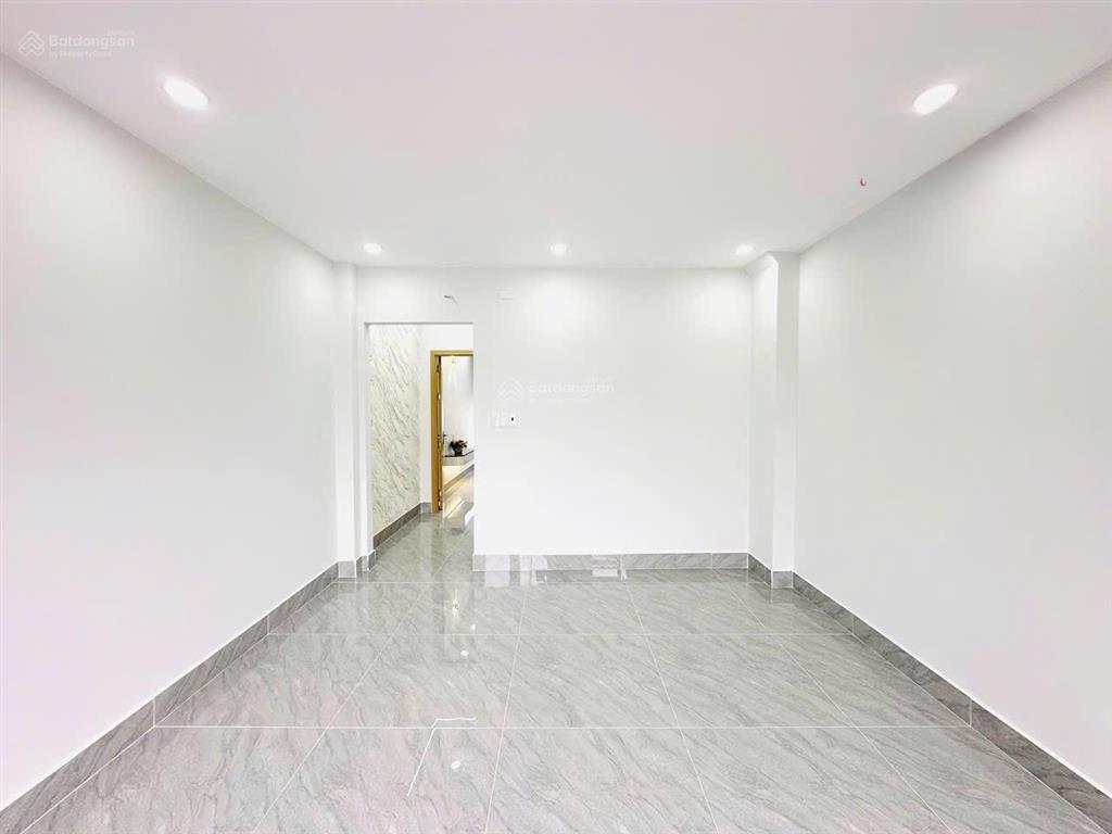 Nhà phố 4m x 14m 4,5 tầng 1/ ngắn đường lâm thị hố p. tân chánh hiệp chỉ sau nhà mặt tiền