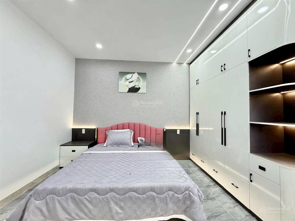 Giảm 700 triệu nhà phố 4m x 21m 4.5 tầng có thang máy, hẻm nhựa 8m thông đường lê thị riêng q12