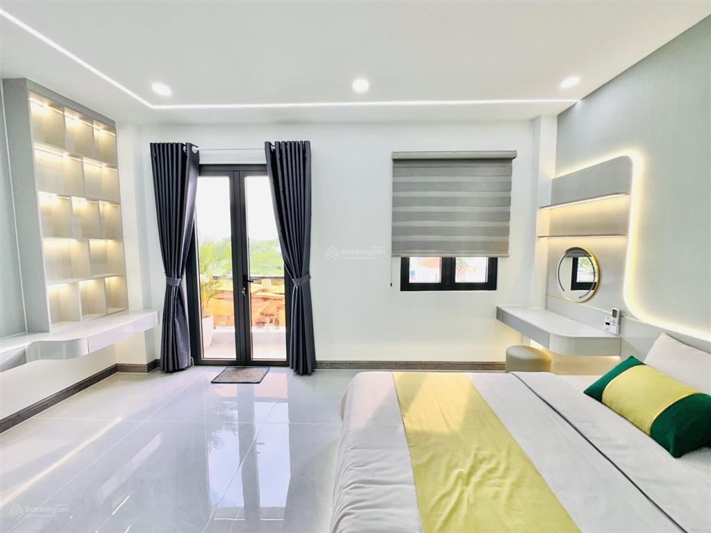 Giảm 600 triệu nhà 6.2m x 17.5m xây 4.5 tầng có thang máy cách mặt tiền đường thạnh xuân 25 chỉ 15m