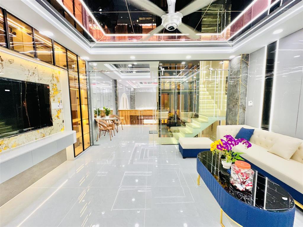 Giảm 600 triệu nhà 6.2m x 17.5m xây 4.5 tầng có thang máy cách mặt tiền đường thạnh xuân 25 chỉ 15m