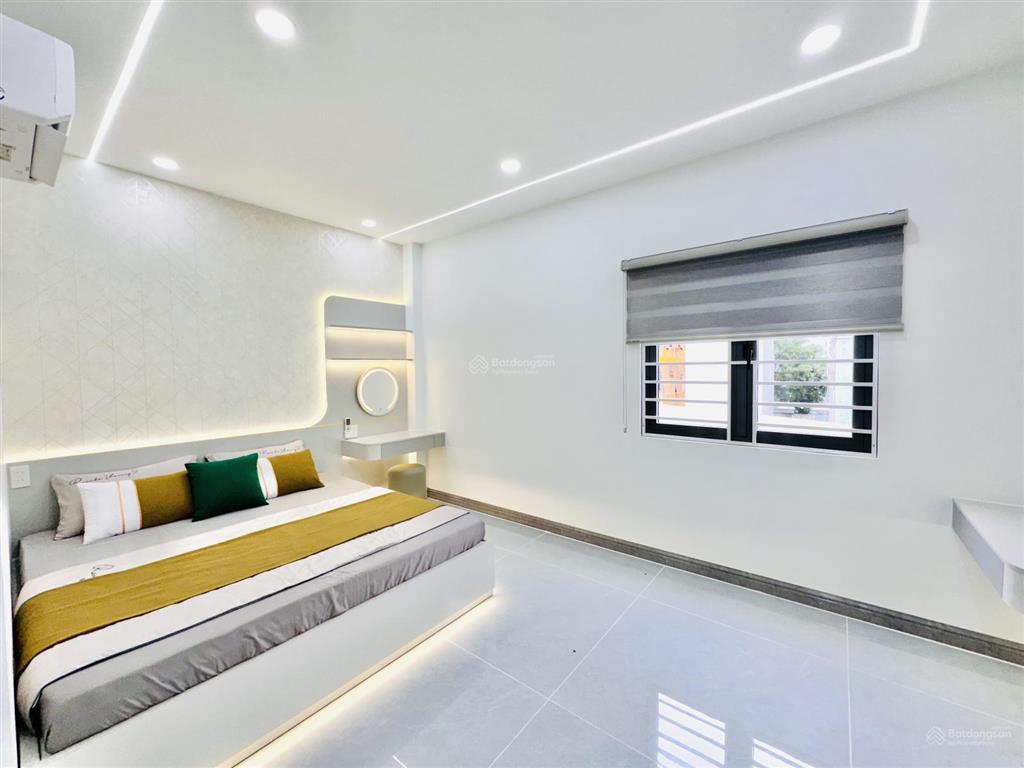 Giảm 600 triệu nhà 6.2m x 17.5m xây 4.5 tầng có thang máy cách mặt tiền đường thạnh xuân 25 chỉ 15m