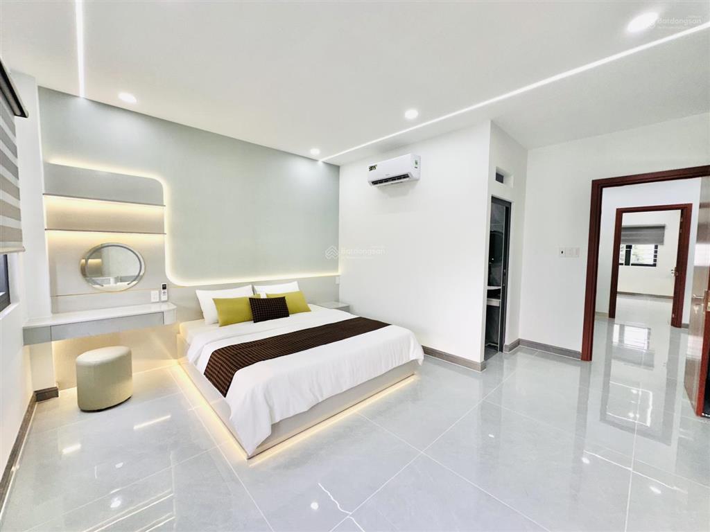 Giảm 600 triệu nhà 6.2m x 17.5m xây 4.5 tầng có thang máy cách mặt tiền đường thạnh xuân 25 chỉ 15m
