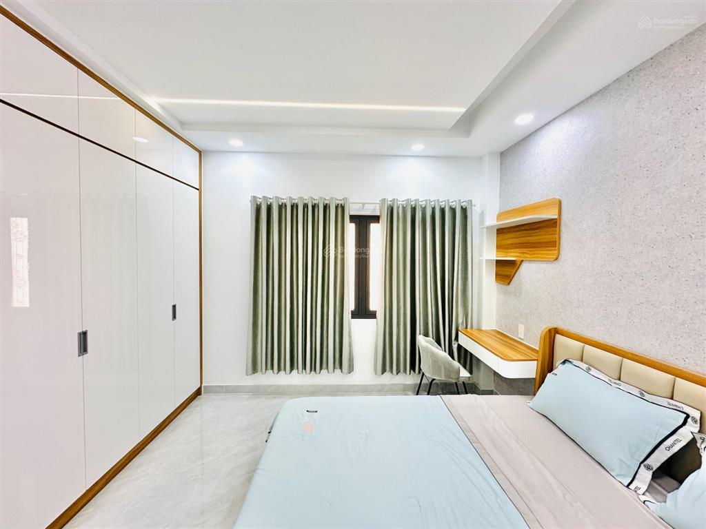 Nhà phố 4m x 20m 1 lửng 4 lầu có thang máy 650kg, hẻm nhựa 10m, gần đường tân chánh hiệp 18