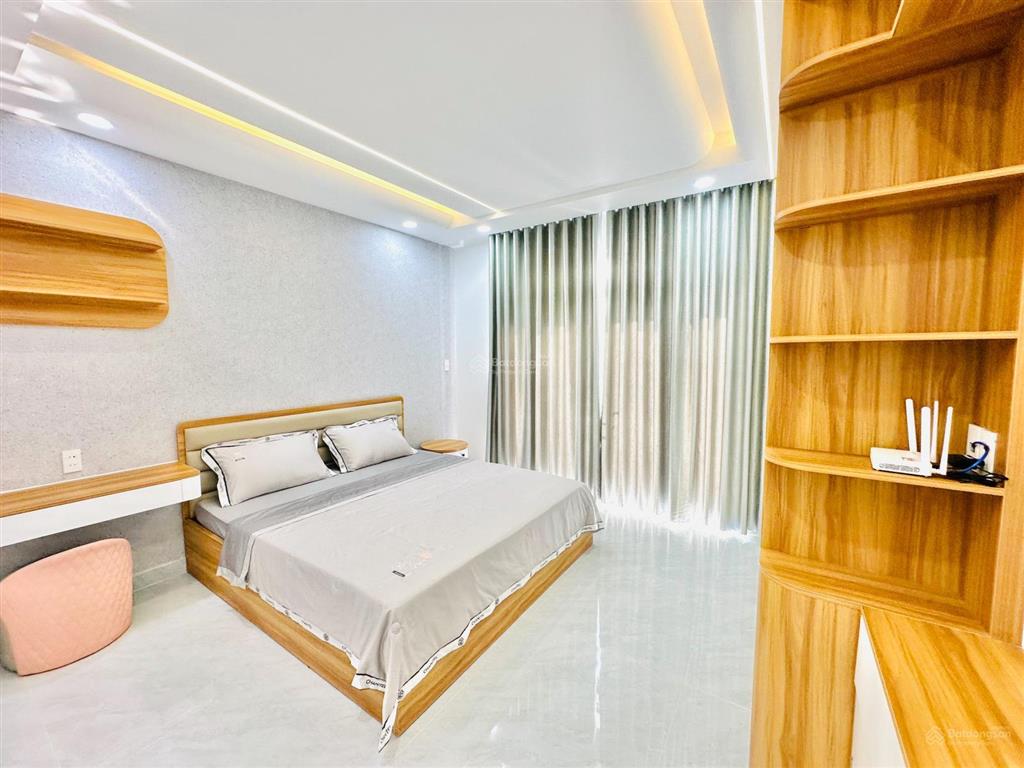 Nhà phố 4m x 20m 1 lửng 4 lầu có thang máy 650kg, hẻm nhựa 10m, gần đường tân chánh hiệp 18