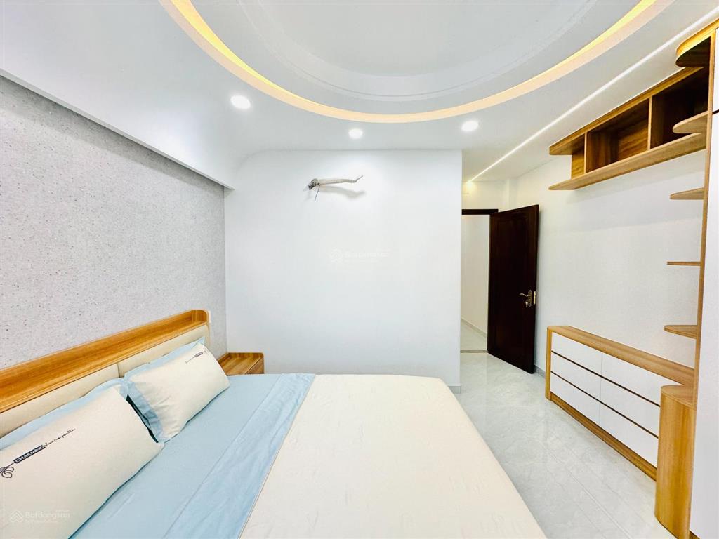 Nhà phố 4m x 20m 1 lửng 4 lầu có thang máy 650kg, hẻm nhựa 10m, gần đường tân chánh hiệp 18