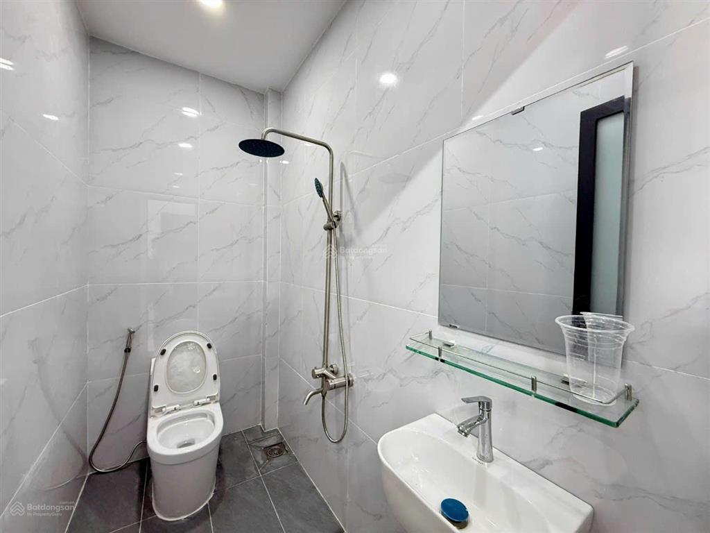 Nhà phố 4.2m x 11m 2 tầng full nội thất hẻm xe hơi 4m 1/ ngắn đường tân thới hiệp 09 ngay tòa án