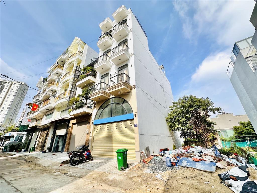 Bán chdv 5m x 20m xây 1 hầm 4 lầu 12 phòng đang thuê full thu nhập gần 40tr/tháng có thang máy