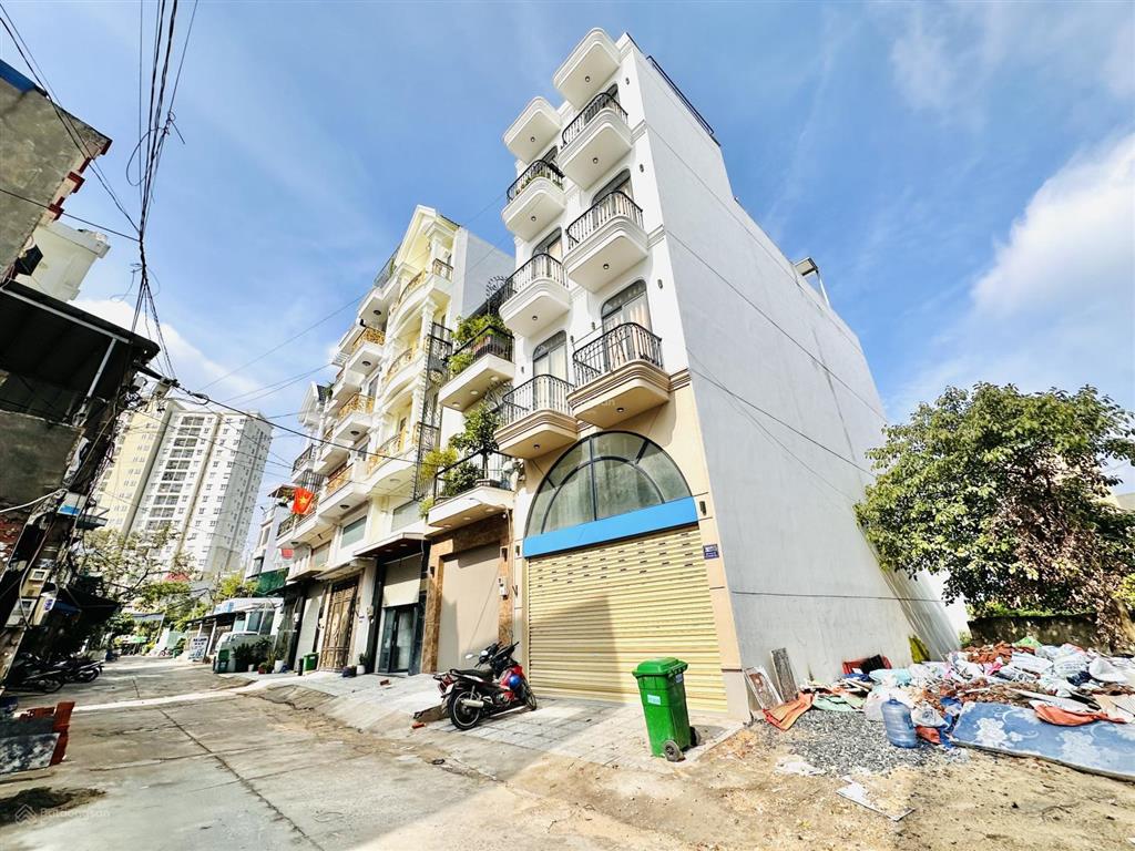 Bán chdv 5m x 20m xây 1 hầm 4 lầu 12 phòng đang thuê full thu nhập gần 40tr/tháng có thang máy
