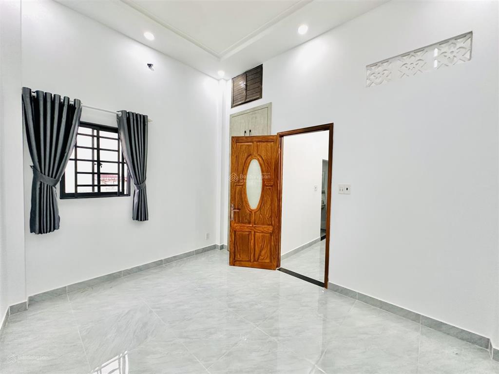 Bán nhà đẹp 4,1mx15m 2 tầng có sân rộng để xe hơi trong nhà đường nguyễn thị búp p. tân chánh hiệp
