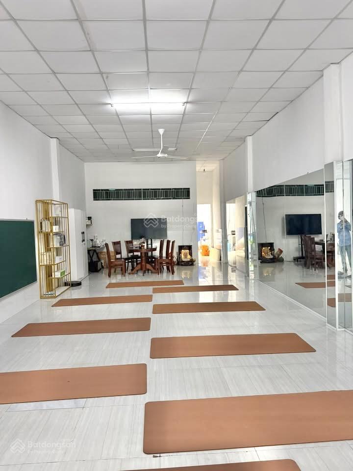 Bán nhà 5m x 24m cấp 4 mặt tiền đường hiệp thành 17 ngay cạnh chợ, bx buýt hiệp thành