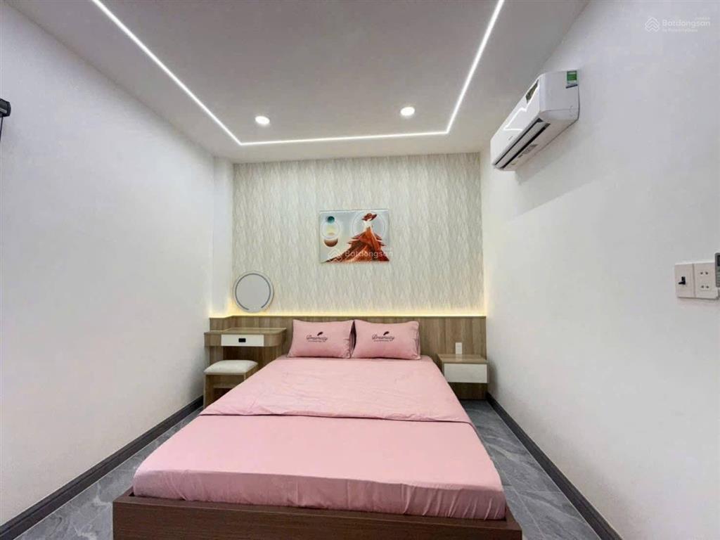 Giảm 600 triệu nhà phố 4.5 tầng full nội thất hẻm nhựa 7m đường thạnh xuân 25, thới an q12