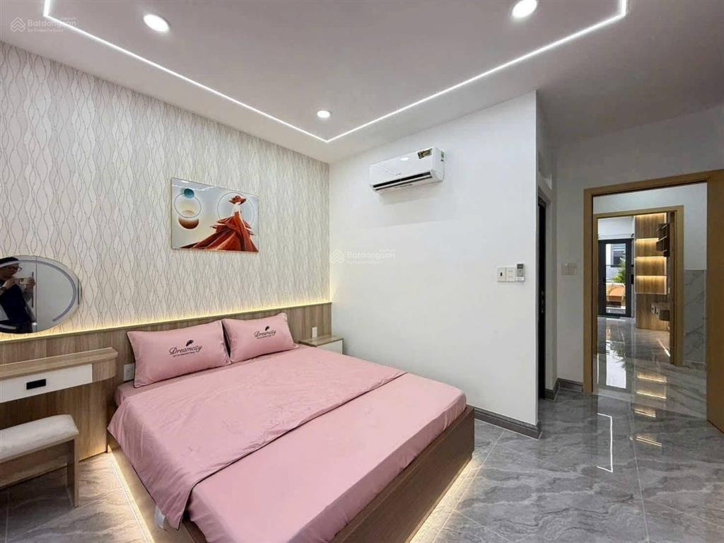 Giảm 600 triệu nhà phố 4.5 tầng full nội thất hẻm nhựa 7m đường thạnh xuân 25, thới an q12