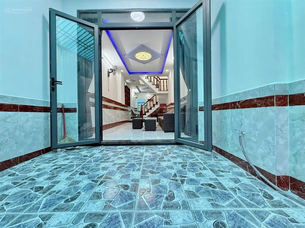 Bán nhà 3,4m x 16m 2 tầng đường đông bắc gần bệnh viện q12, phần mềm quang trung giá chỉ 3,85 tỷ
