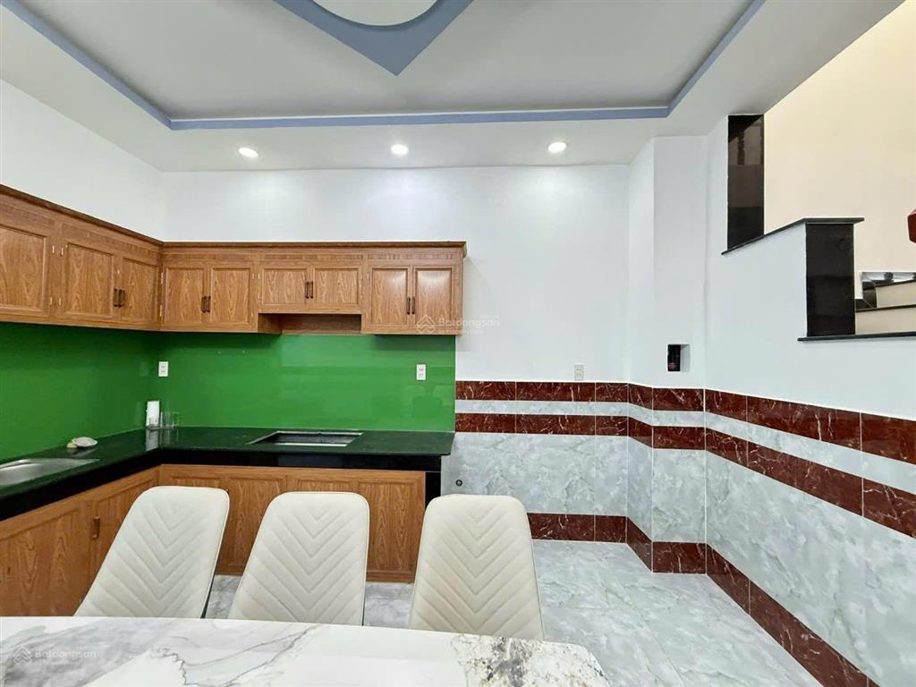 Bán nhà 3,4m x 16m 2 tầng đường đông bắc gần bệnh viện q12, phần mềm quang trung giá chỉ 3,85 tỷ