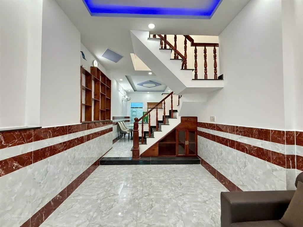 Bán nhà 3,4m x 16m 2 tầng đường đông bắc gần bệnh viện q12, phần mềm quang trung giá chỉ 3,85 tỷ