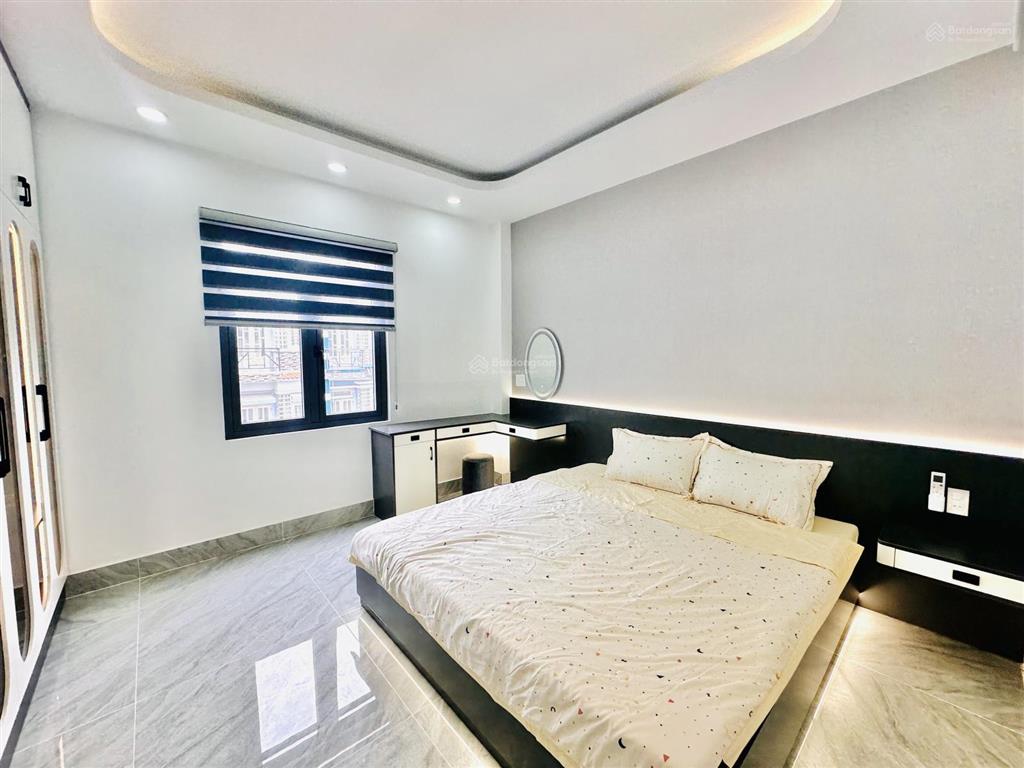Giảm 500 triệu nhà phố 4m x 16m xây mới 4.5 tầng có thang máy, hẻm 14m đường thới an 16 q12