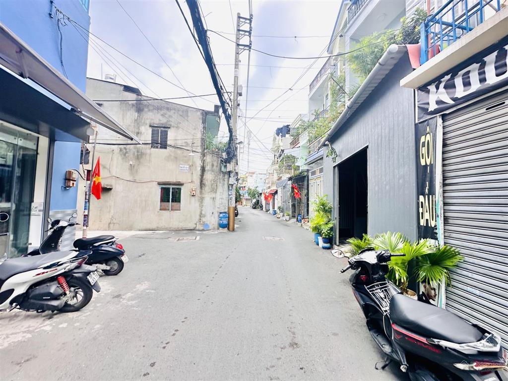Bán nhà 4m x 16m 2 tầng góc 2 mặt tiền hẻm thông kinh doanh, mở cty đường hiệp thành 42, quận 12