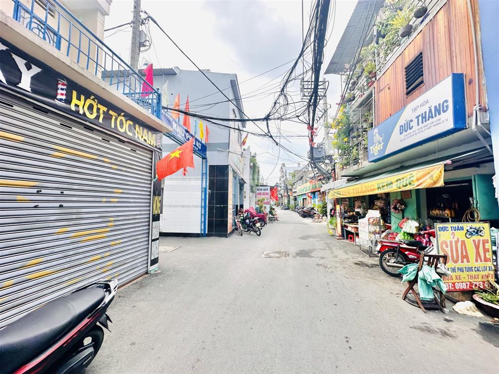 Bán nhà 4m x 16m 2 tầng góc 2 mặt tiền hẻm thông kinh doanh, mở cty đường hiệp thành 42, quận 12