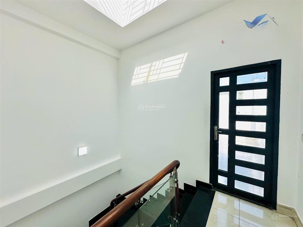 Bán nhà 4m x 19m 3 tầng hẻm thông xe hơi đường nguyễn thị búp p. trung mỹ tây ngay hiệp thành city