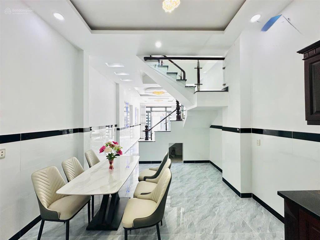 Bán nhà 4m x 19m 3 tầng hẻm thông xe hơi đường nguyễn thị búp p. trung mỹ tây ngay hiệp thành city