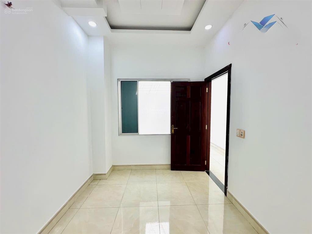 Bán nhà 4m x 19m 3 tầng hẻm thông xe hơi đường nguyễn thị búp p. trung mỹ tây ngay hiệp thành city