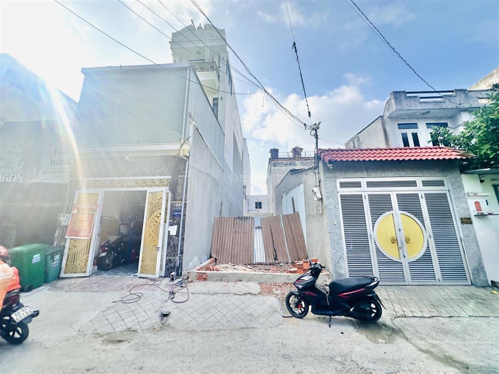 Giảm 500 triệu bán gấp lô đất 4m x 23m full thổ cư mặt hẻm 10m thông đường hương lộ 80b đang mở 35m