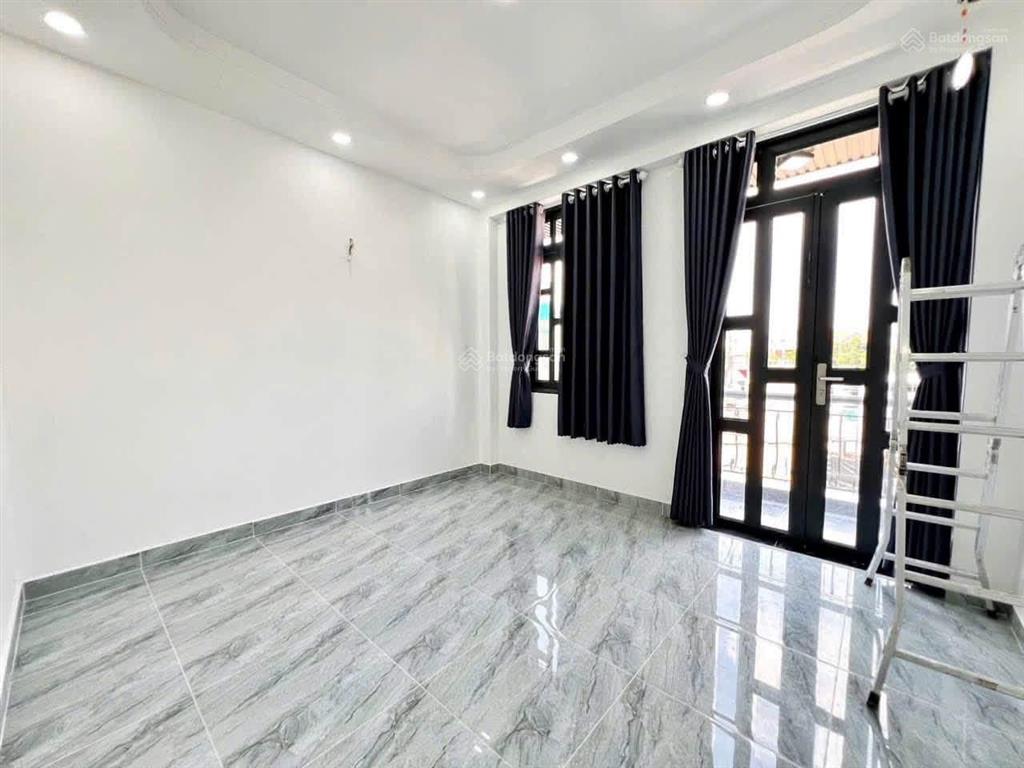 Bán nhà đẹp 4m x 13m 2 tầng chỉ 30m ra đường trần thị cờ p. thới an gần chợ, trường học giá 4,39 tỷ