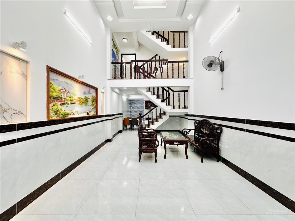 Nhà phố 4m x 16m 2.5 tầng để xe hơi trong nhà hẻm nhựa 7m đường nguyễn thị búp ngay hiệp thành city