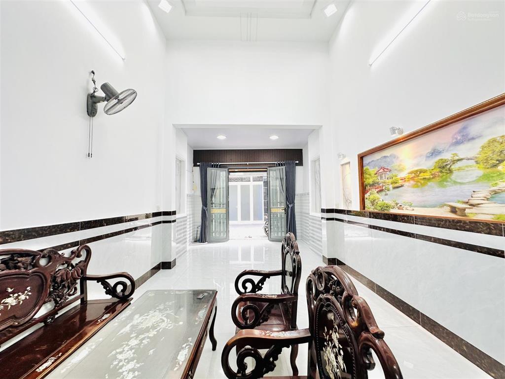 Nhà phố 4m x 16m 2.5 tầng để xe hơi trong nhà hẻm nhựa 7m đường nguyễn thị búp ngay hiệp thành city
