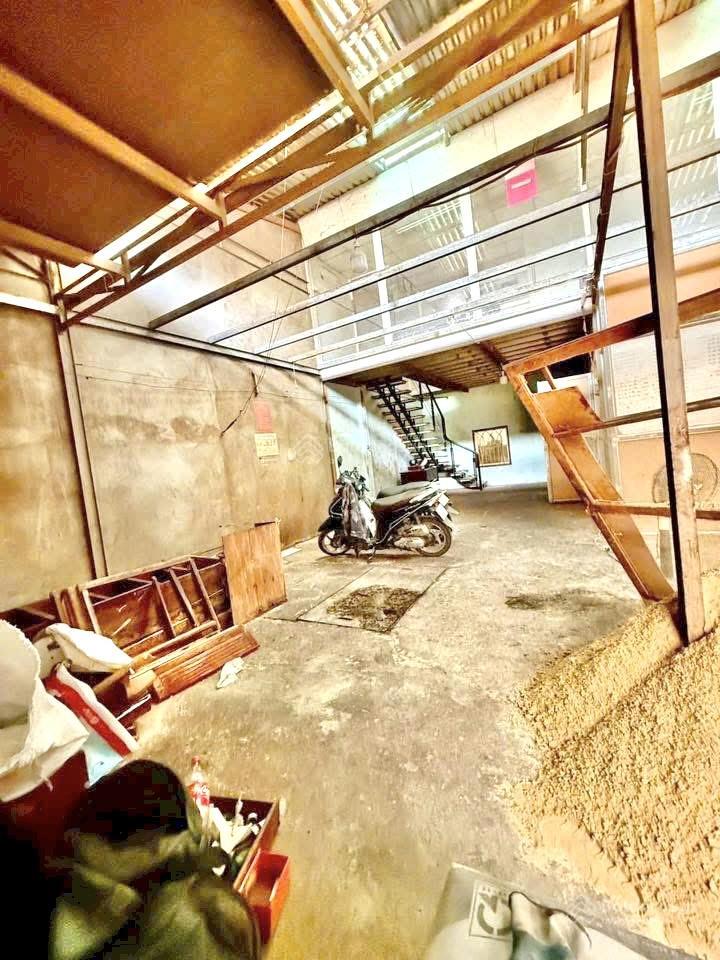 Chủ giảm 250 triệu bán nhanh lô đất 4.4m x 13m full thổ cư đường nguyễn ảnh thủ p. trung mỹ tây