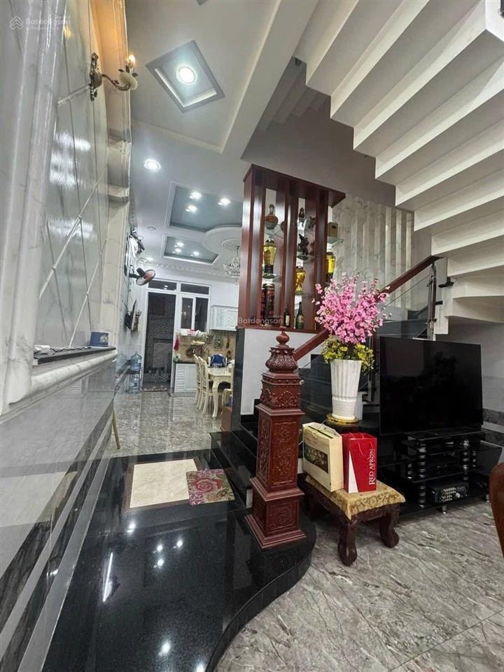 Giảm 1.7 tỷ chủ cần bán gấp nhà 5m x 25m 4 tầng mặt tiền đường trương thị hoa (tth07 cũ) q12