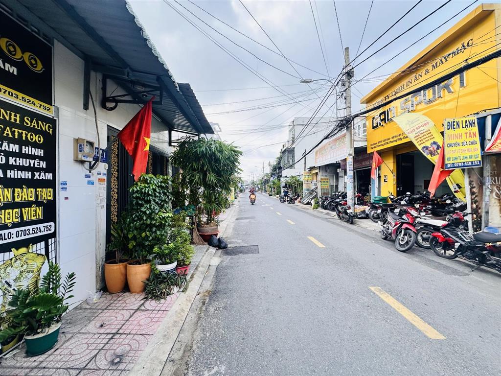 Bán nhà 5,2m x 20m cn 100,2m2 mặt tiền đường hiệp thành 6 ngay chợ hiệp thành phù hợp kd, mở cty