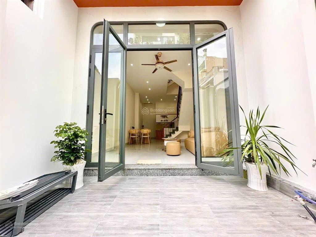 Bán gấp nhà 4m x 12m xây mới 3 tầng full nội thất đường tân thới hiệp 15  dương thị mười q12