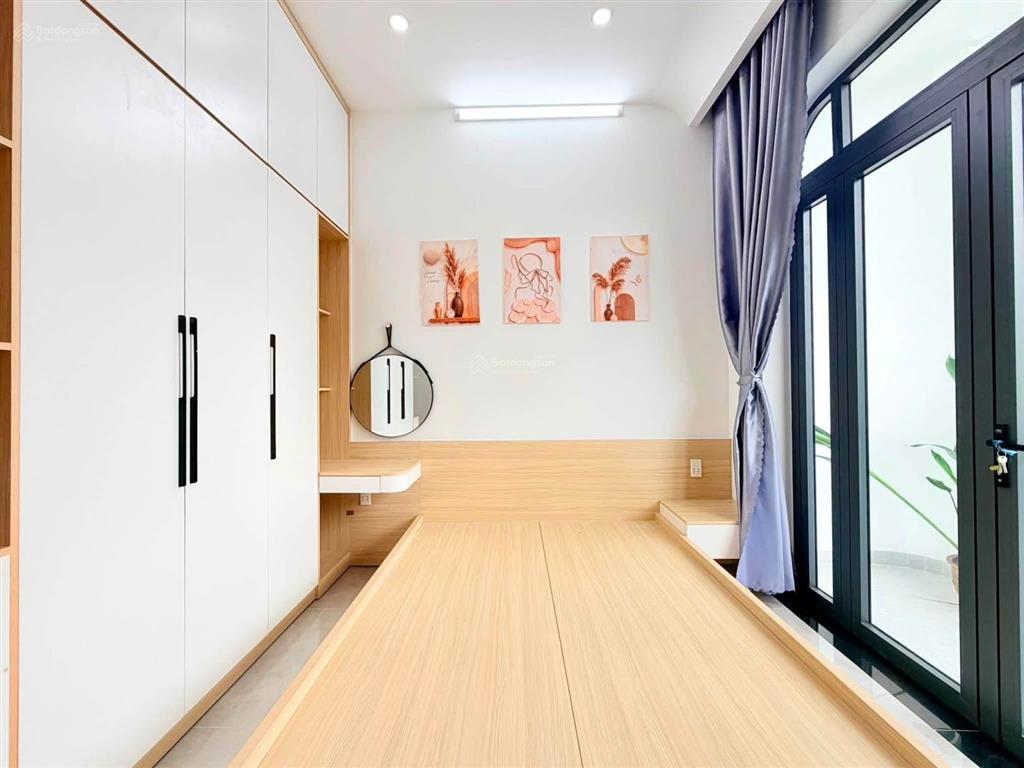 Bán gấp nhà 4m x 23m xây mới 2 tầng có sân rộng 8m đường hiệp thành 17 gần bến xe buýt hiệp thành