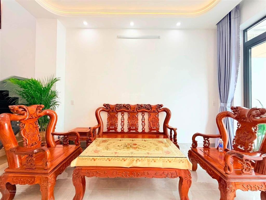 Bán gấp nhà 4m x 23m xây mới 2 tầng có sân rộng 8m đường hiệp thành 17 gần bến xe buýt hiệp thành