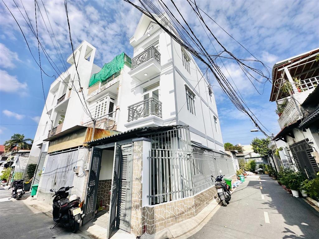 Bán nhà đẹp 4m x 14m 3 tầng góc 2 mặt tiền hẻm nhựa 5m đường lâm thị hố gần hiệp thành city quận 12