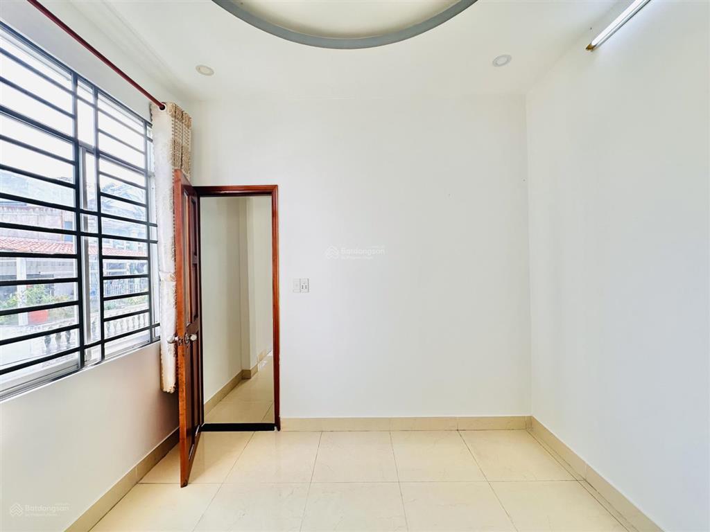 Bán nhà đẹp 4m x 14m 3 tầng góc 2 mặt tiền hẻm nhựa 5m đường lâm thị hố gần hiệp thành city quận 12