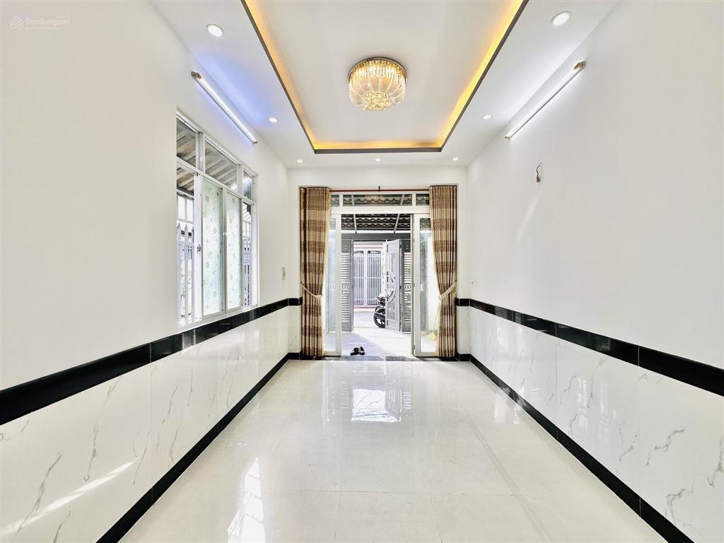 Bán nhà đẹp 4m x 14m 3 tầng góc 2 mặt tiền hẻm nhựa 5m đường lâm thị hố gần hiệp thành city quận 12