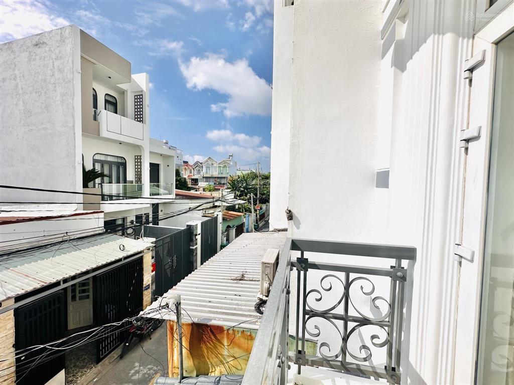Bán nhà đẹp 4m x 14m 3 tầng góc 2 mặt tiền hẻm nhựa 5m đường lâm thị hố gần hiệp thành city quận 12