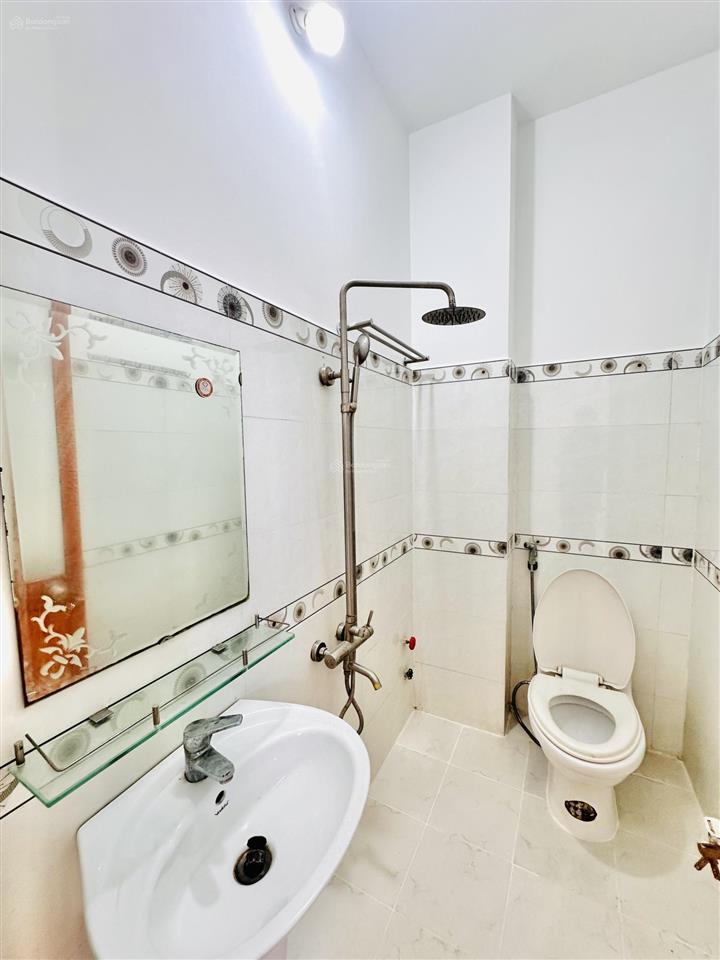 Bán nhà đẹp 4m x 14m 3 tầng góc 2 mặt tiền hẻm nhựa 5m đường lâm thị hố gần hiệp thành city quận 12
