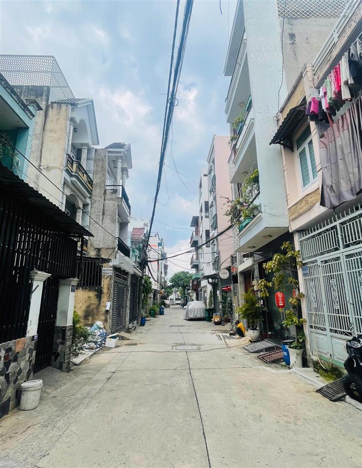 Chính chủ gửi bán lô đất đẹp 4m x 15m hẻm xe hơi 7m 1/ngắn đường lê văn khương p. hiệp thành  q12