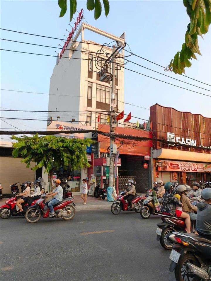 Giảm giá 1.5 tỷ nhà 4.5m x 23m mặt tiền đường nguyễn ảnh thủ p. trung mỹ tây đang thuê 25tr/tháng