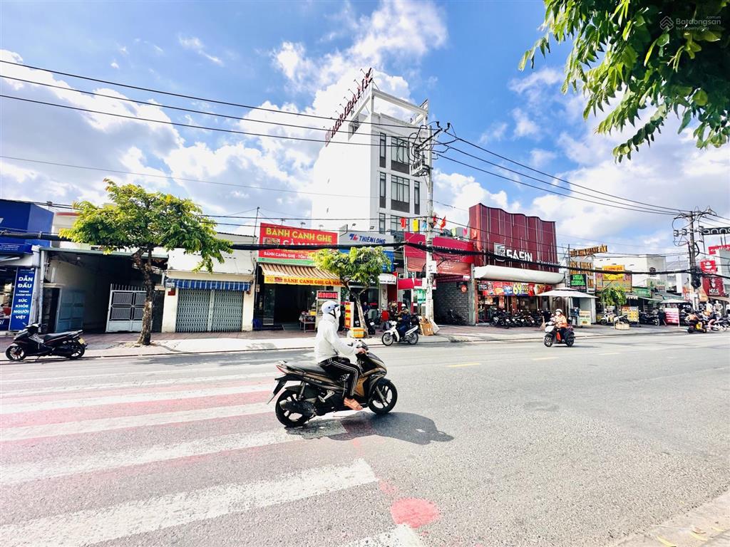 Giảm giá 1.5 tỷ nhà 4.5m x 23m mặt tiền đường nguyễn ảnh thủ p. trung mỹ tây đang thuê 25tr/tháng