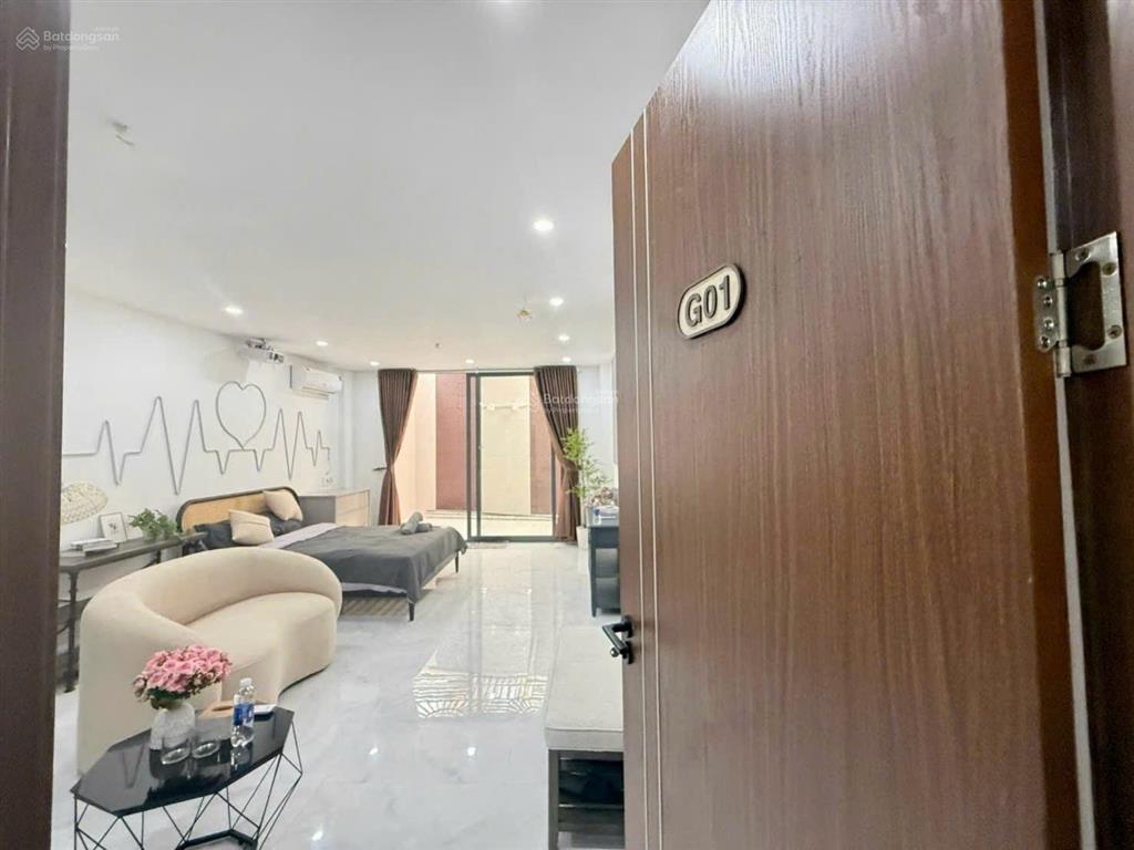Chính chủ gửi bán nhanh nhà 4.2m x 26m xây mới 5.5 tầng thang máy có 17pn 18wc thuê 134tr/tháng