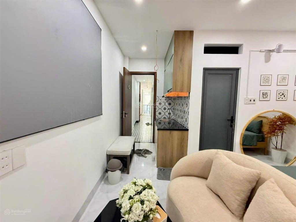 Chính chủ gửi bán nhanh nhà 4.2m x 26m xây mới 5.5 tầng thang máy có 17pn 18wc thuê 134tr/tháng