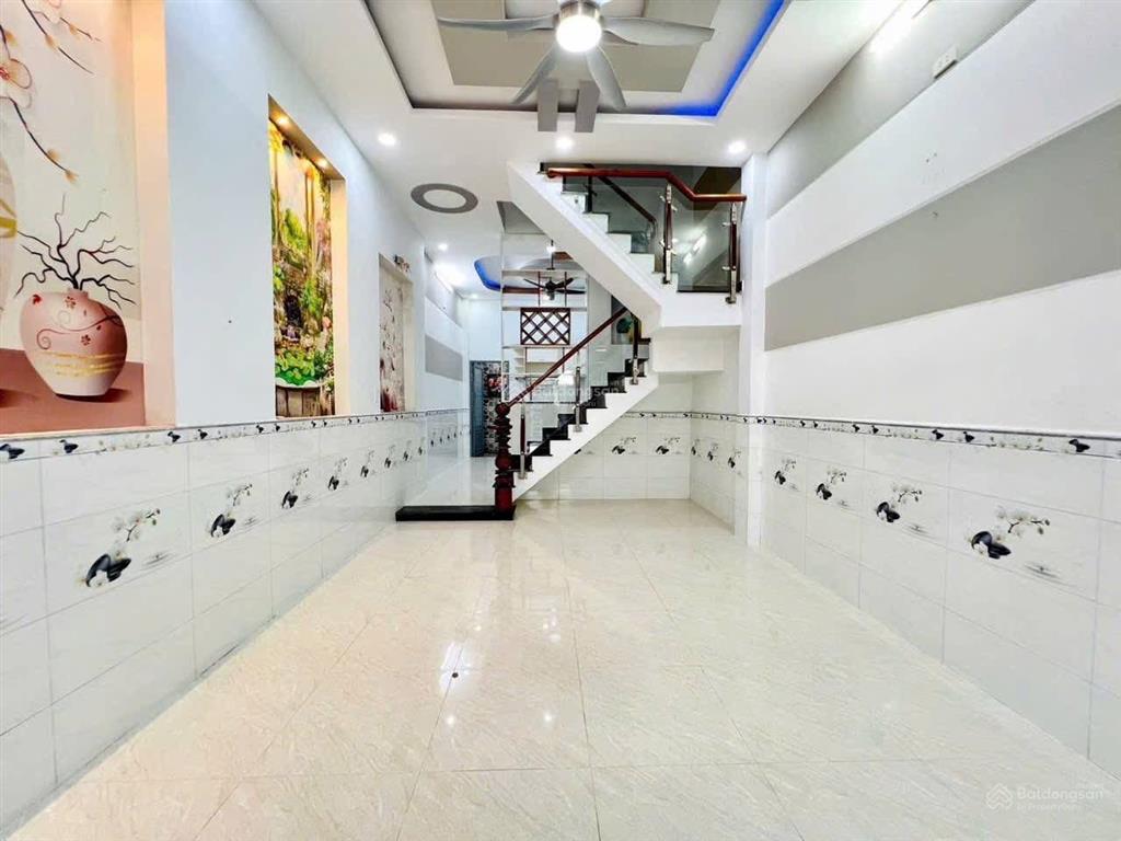 Giảm 550tr bán gấp nhà 4mx14m 3 tầng vị trí đẹp khu phân lô hẻm 5m đường thới an 16 p. thới an q12